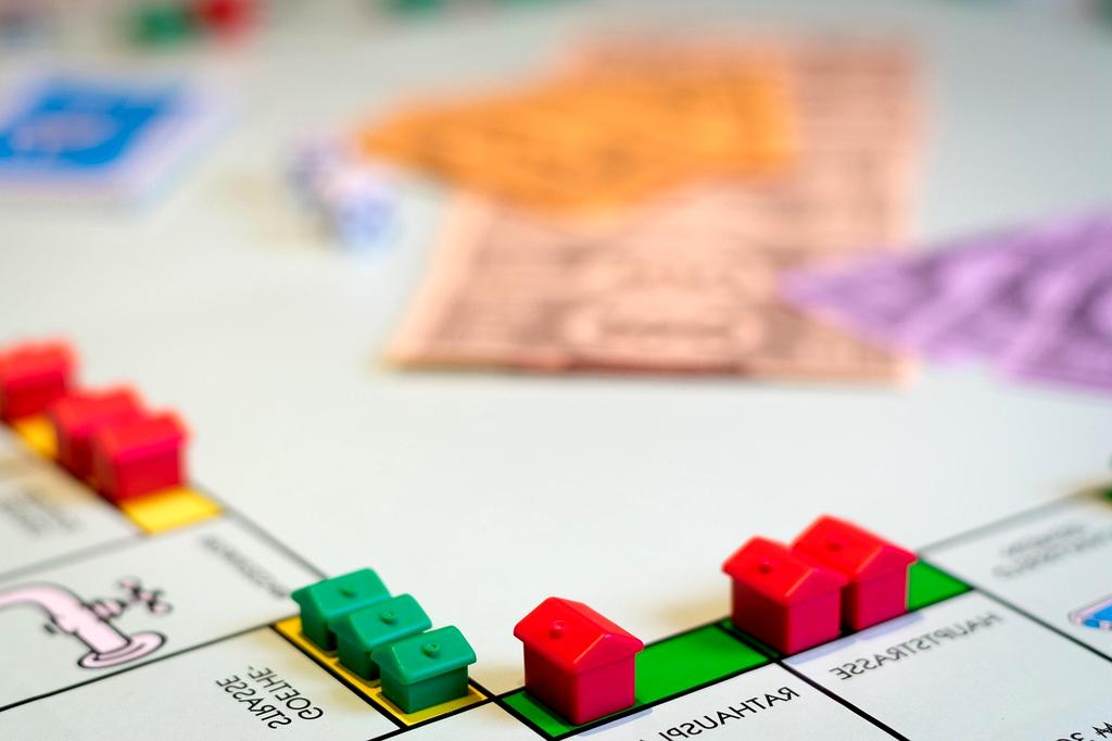 Nowoczesna wycena nieruchomości - profesjonalny rzeczoznawca z planami budynków